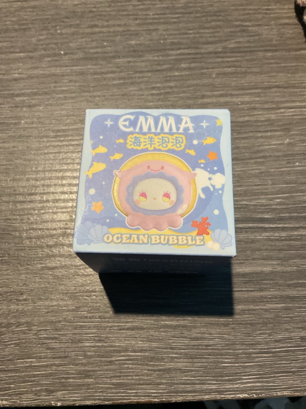 24 pc. Teen/Pre-teen Beauty BUNDLE - MSRP: $200+ - Picture 10 of 10